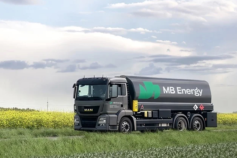 MB Energy Tankwagen liefert Heizöl als ergänzendes Produkt für Tankstellen und Energiehändler