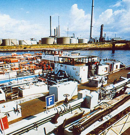 Historie_Bild_Tanklager-Hamburg-1971-Loeschbruecke_01