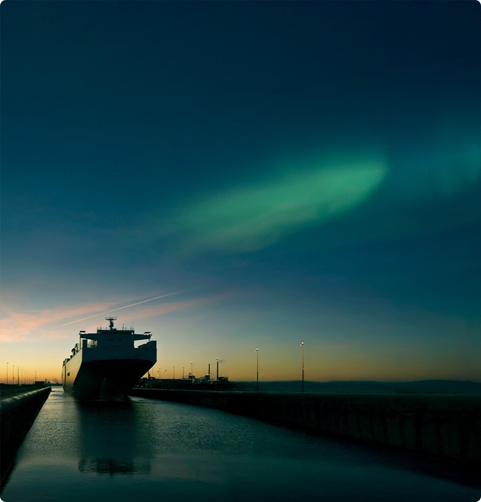Container ship with Aurora