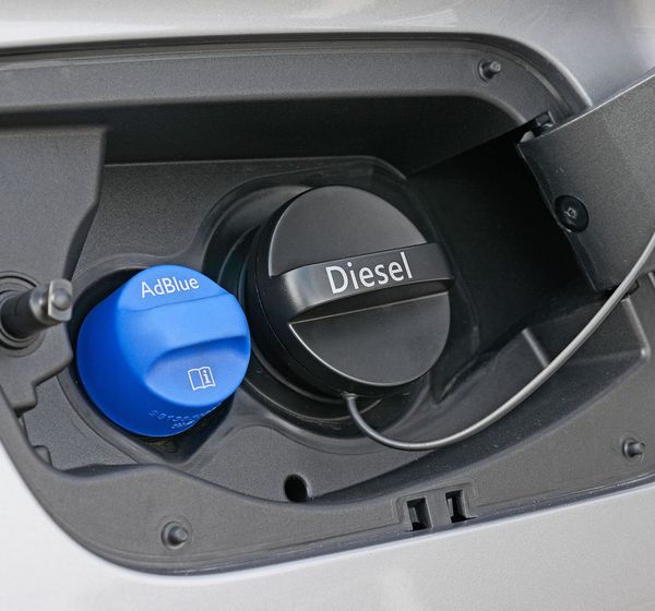 Einfuellstutzen_fuer_AdBlue
